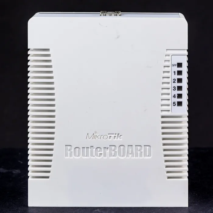 MikroTik CRS305-1G-4S+IN